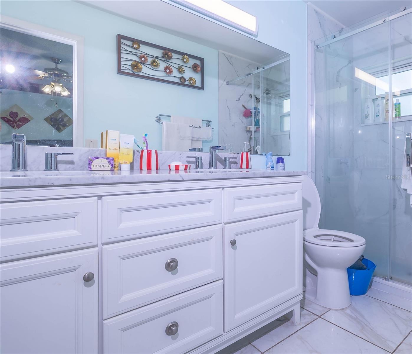 Listing photo id 10 for 2672 Debany Road