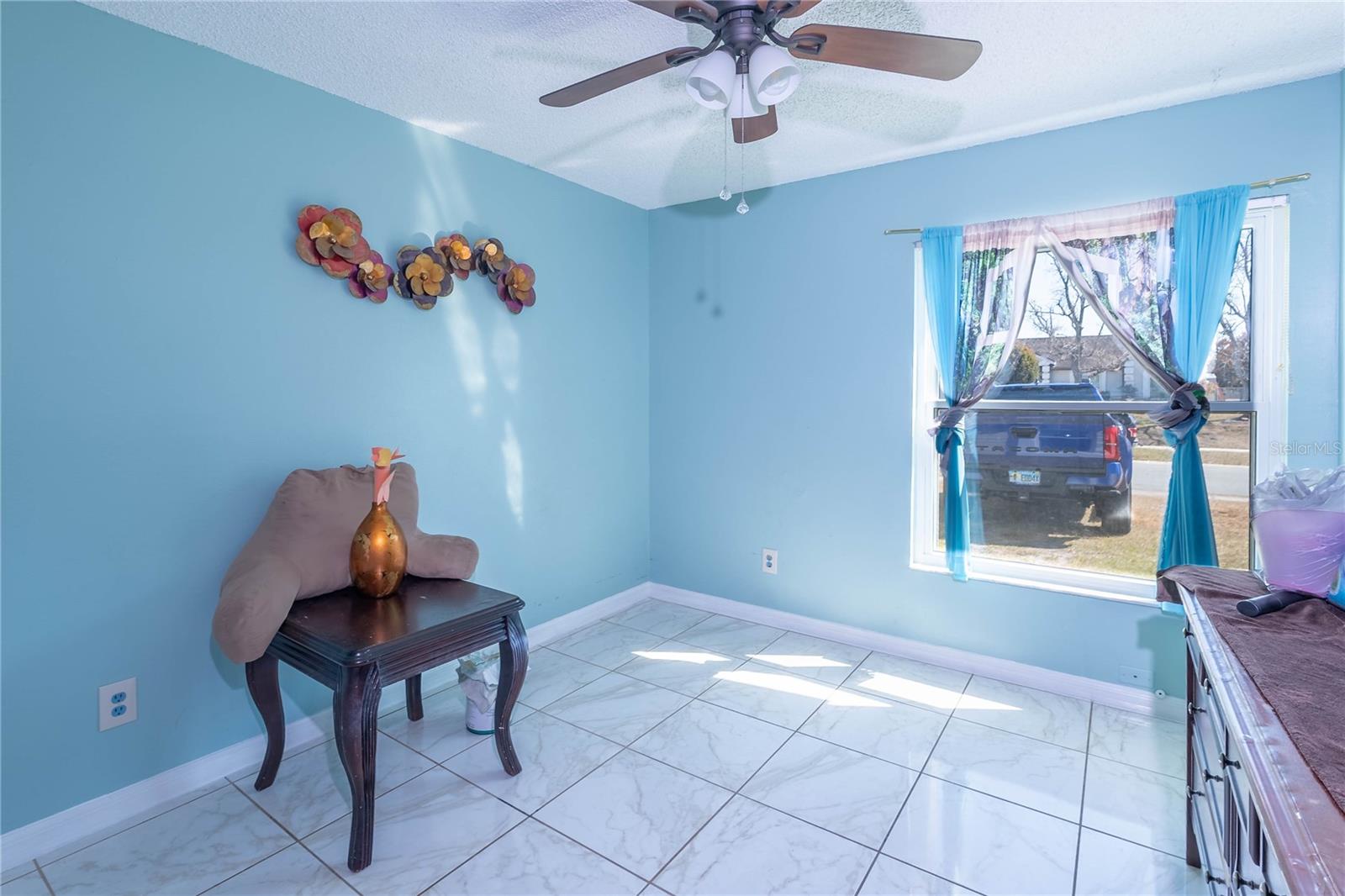 Listing photo id 12 for 2672 Debany Road