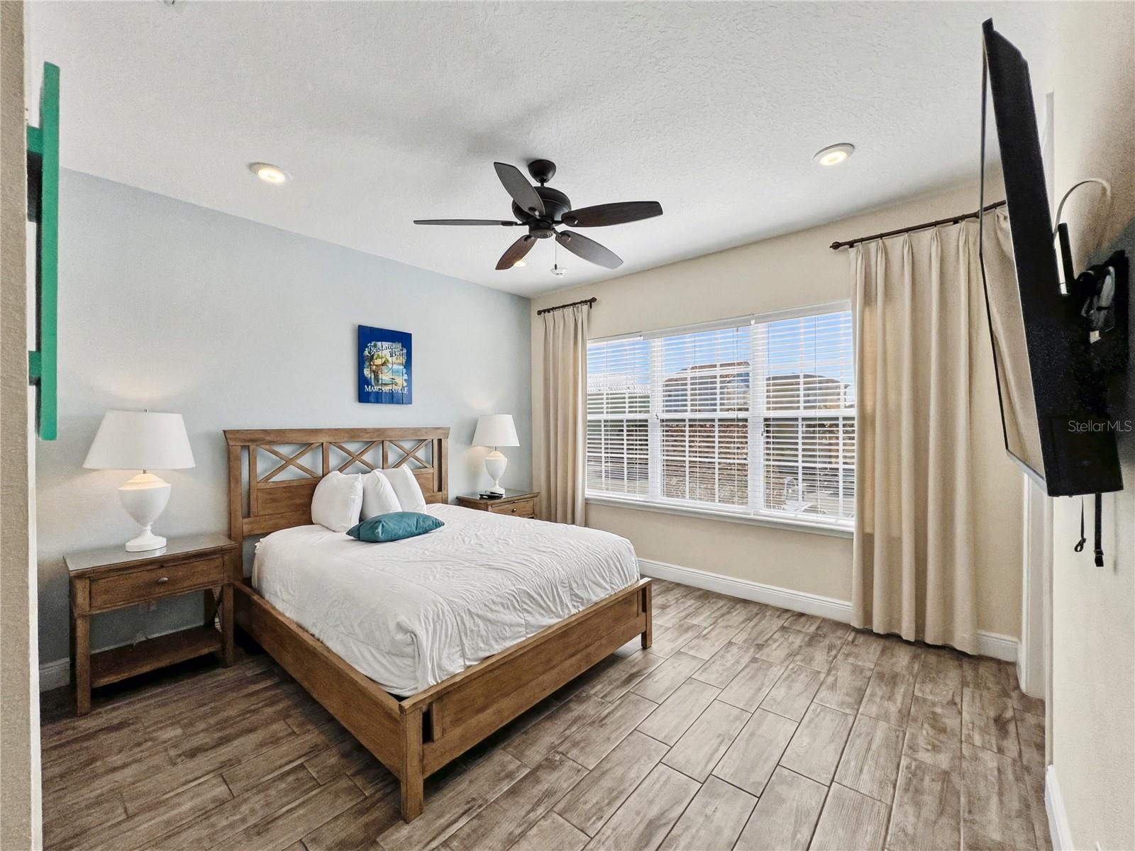 Image 31 of 53 For 3052 Parrot Head Place