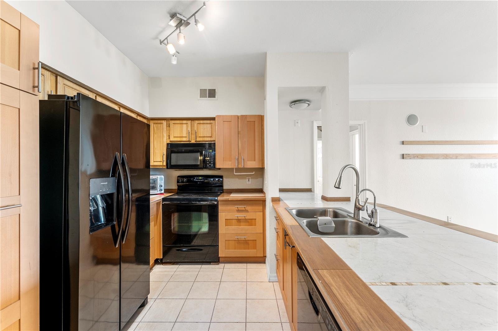 Image 9 of 17 For 3384 Corona Village Way 102