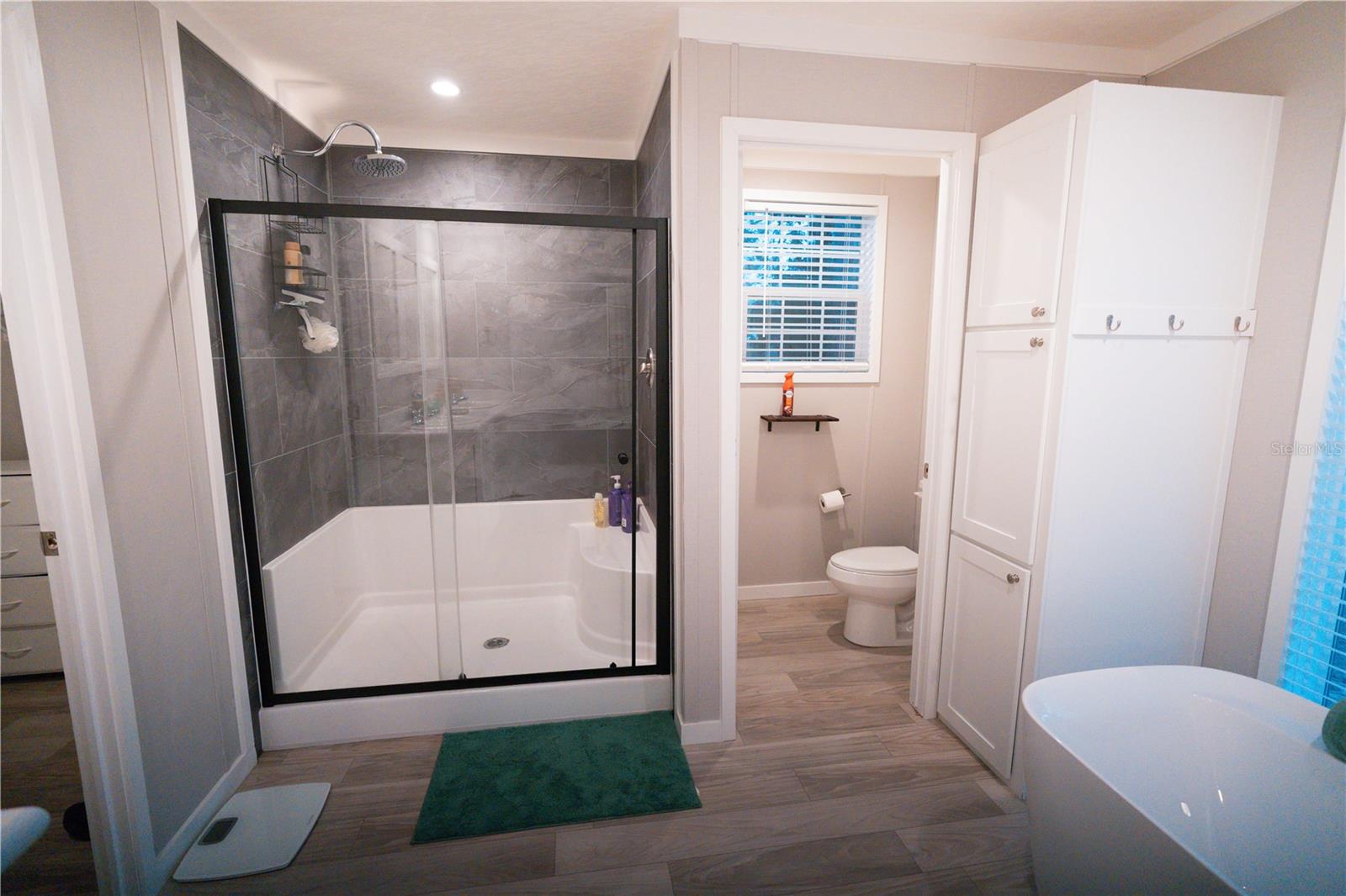 Image 12 of 58 For 7670 97th Court