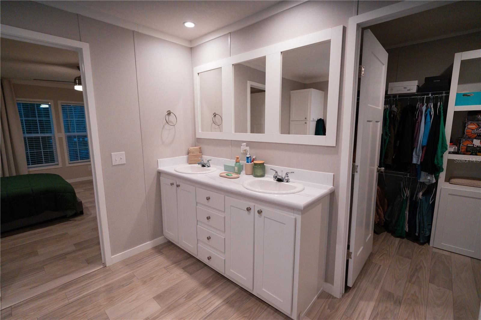 Image 13 of 58 For 7670 97th Court