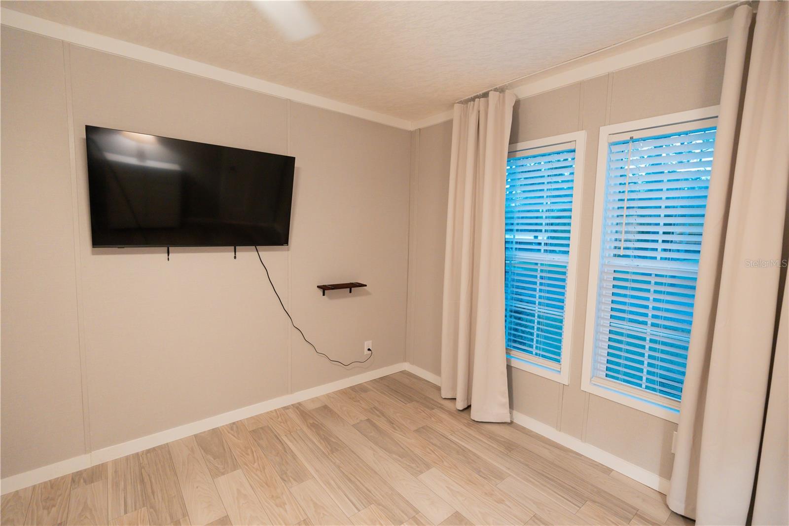 Image 17 of 58 For 7670 97th Court