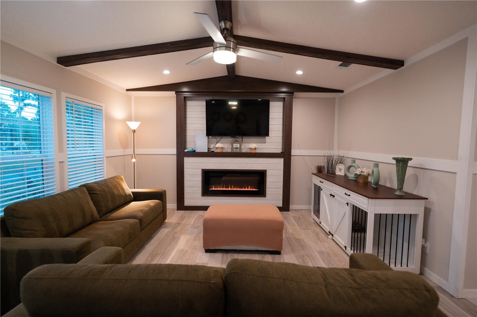 Image 4 of 58 For 7670 97th Court