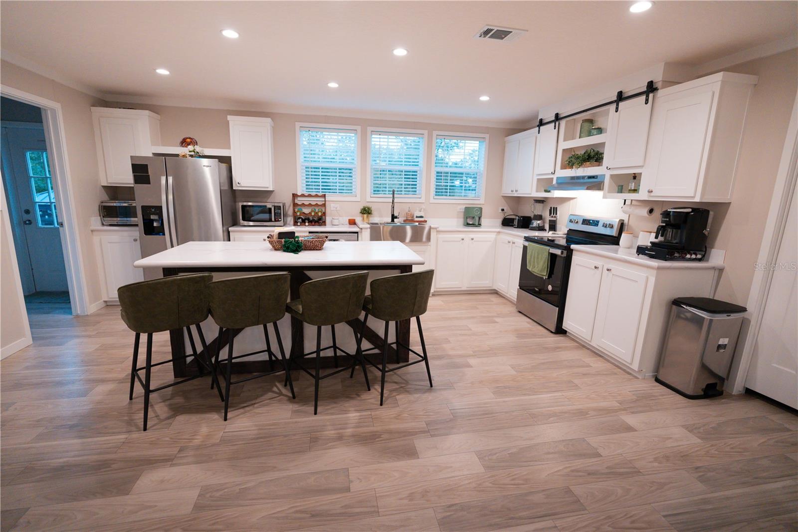 Image 7 of 58 For 7670 97th Court