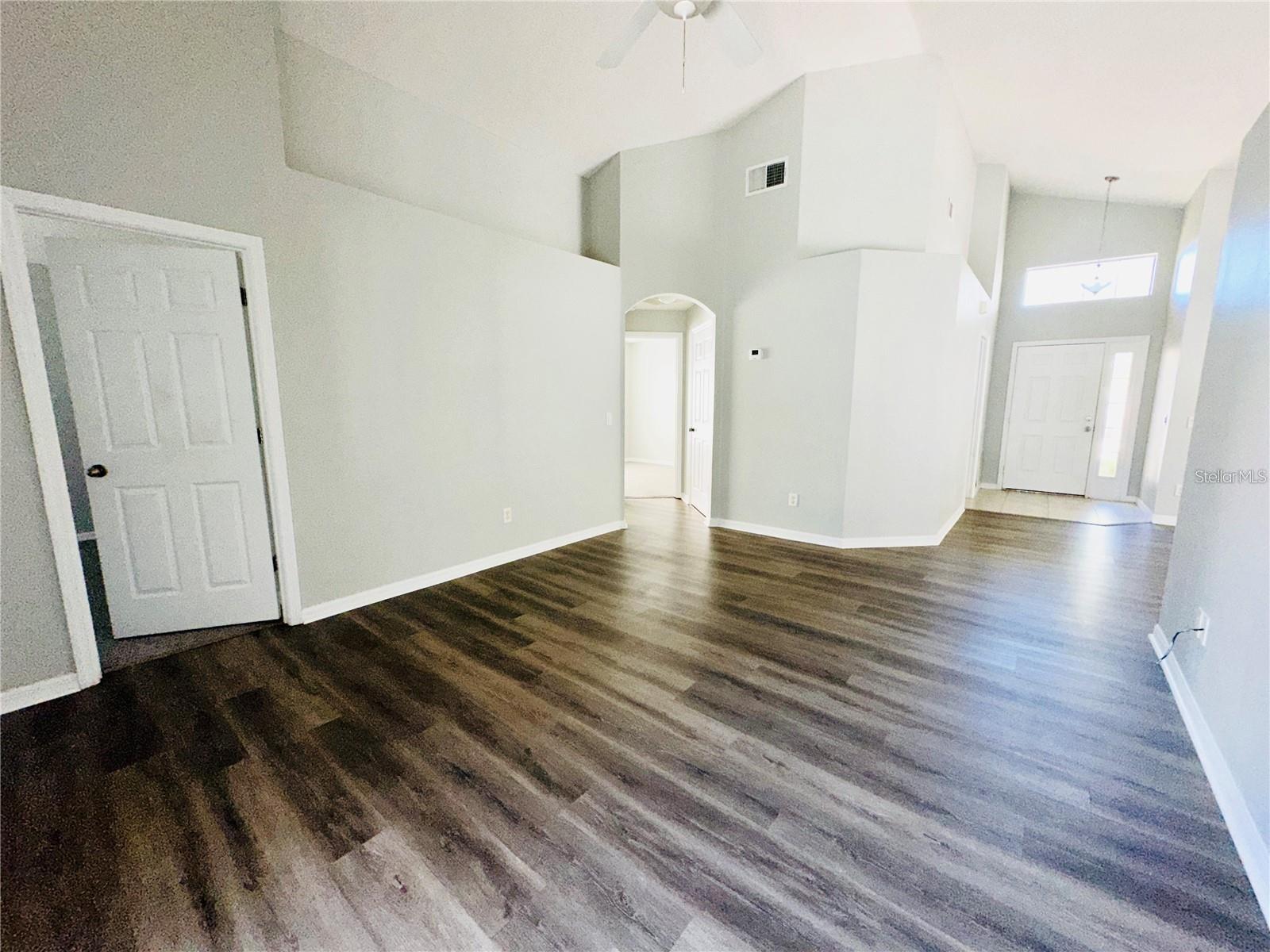 Image 4 of 12 For 931 Emerald Green Court