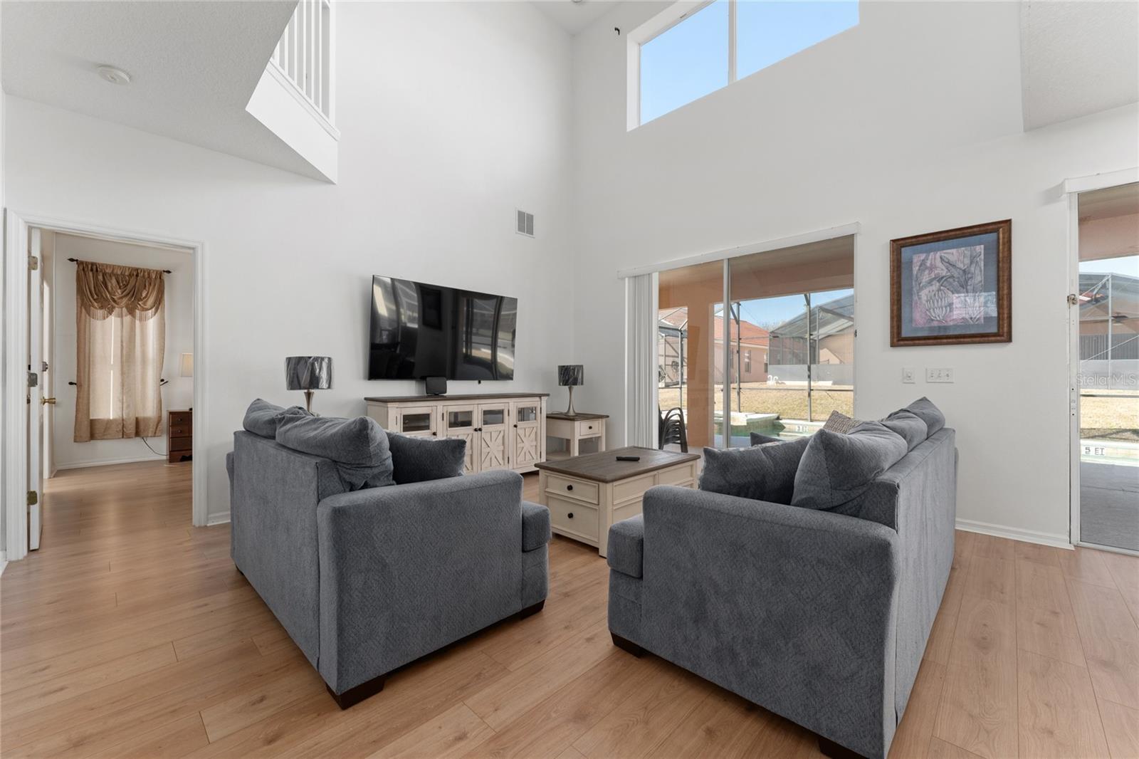 Image 11 of 54 For 1031 Solana Circle