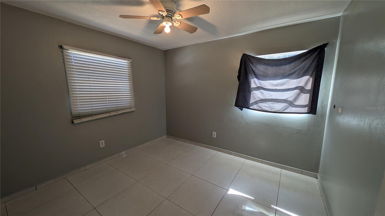 Listing photo id 8 for 4178 Tatum Street