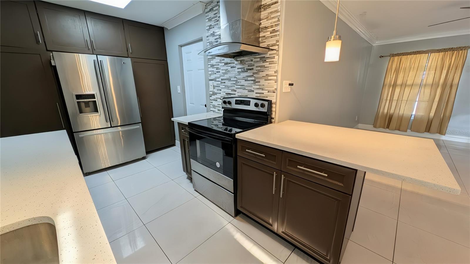 Listing photo id 15 for 4178 Tatum Street