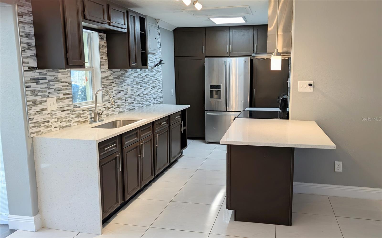 Listing photo id 16 for 4178 Tatum Street