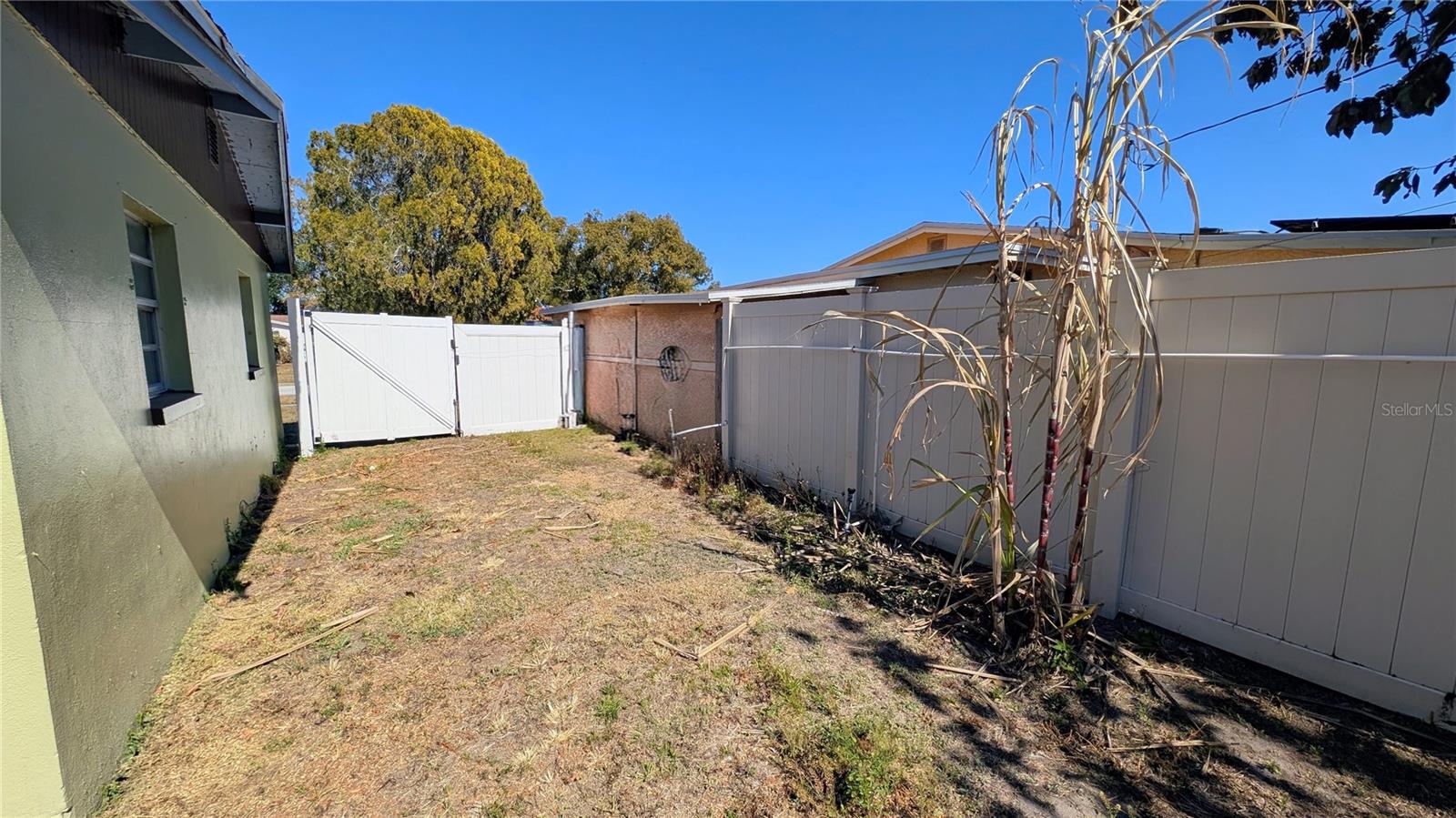 Listing photo id 19 for 4178 Tatum Street