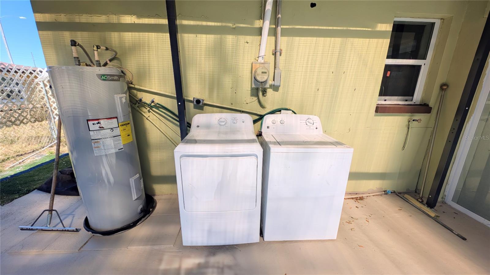 Listing photo id 21 for 4178 Tatum Street