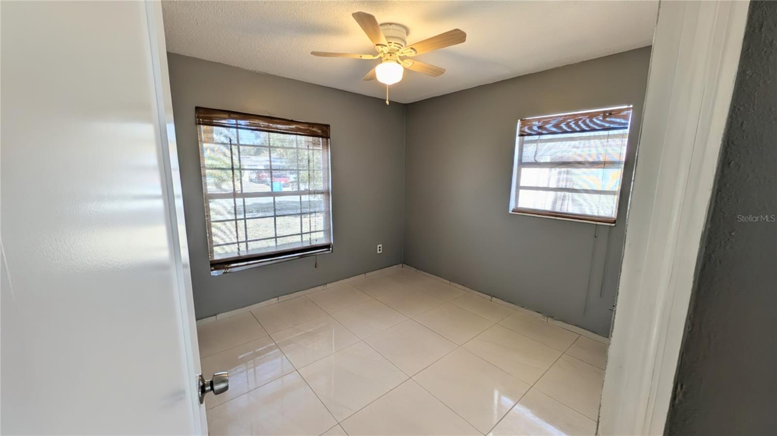 Listing photo id 5 for 4178 Tatum Street