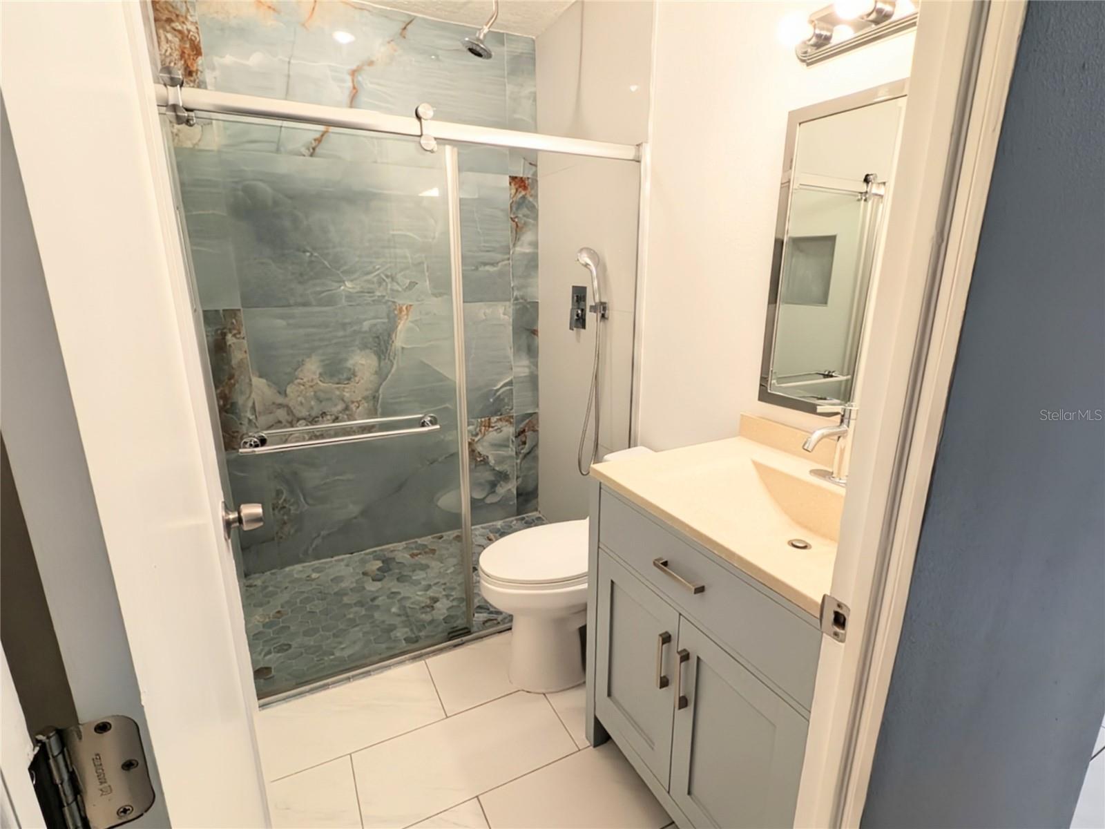 Listing photo id 7 for 4178 Tatum Street