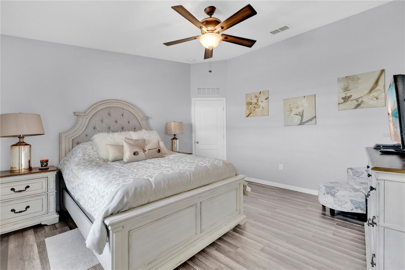 Image 8 of 25 For 5441 Silver Thistle Lane