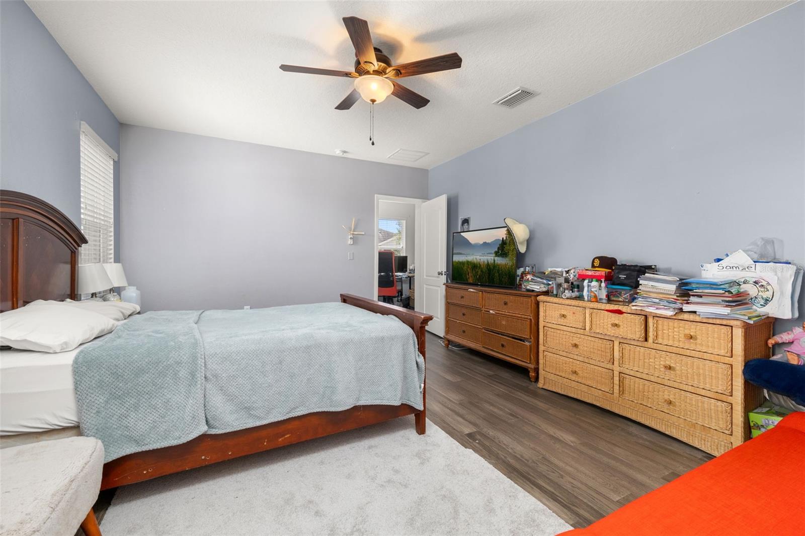 Image 21 of 47 For 6018 Fallglow Lane