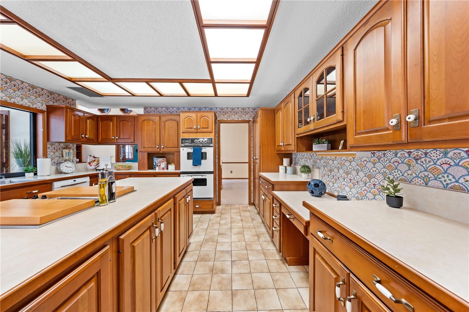 Image 23 of 56 For 1540 Grandview Boulevard