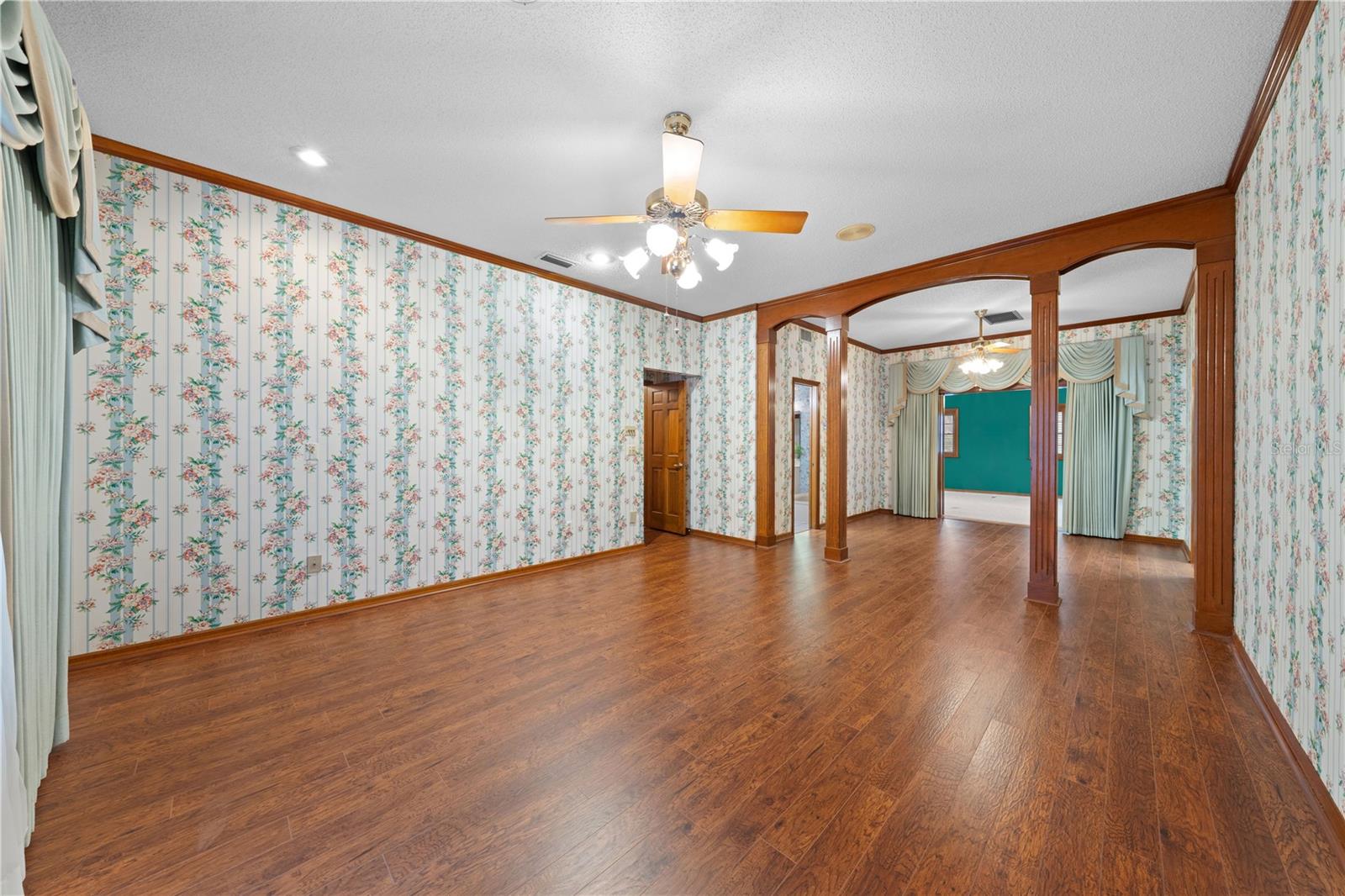 Image 32 of 56 For 1540 Grandview Boulevard