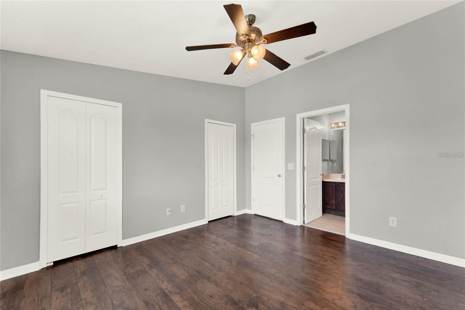 Image 13 of 26 For 437 Wilton Circle