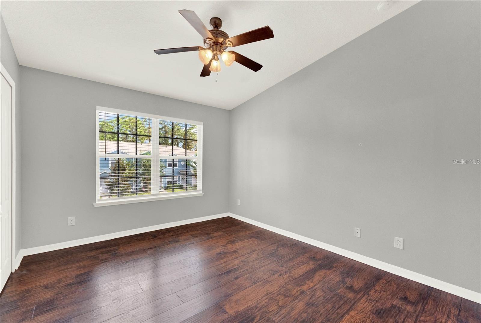 Image 15 of 26 For 437 Wilton Circle