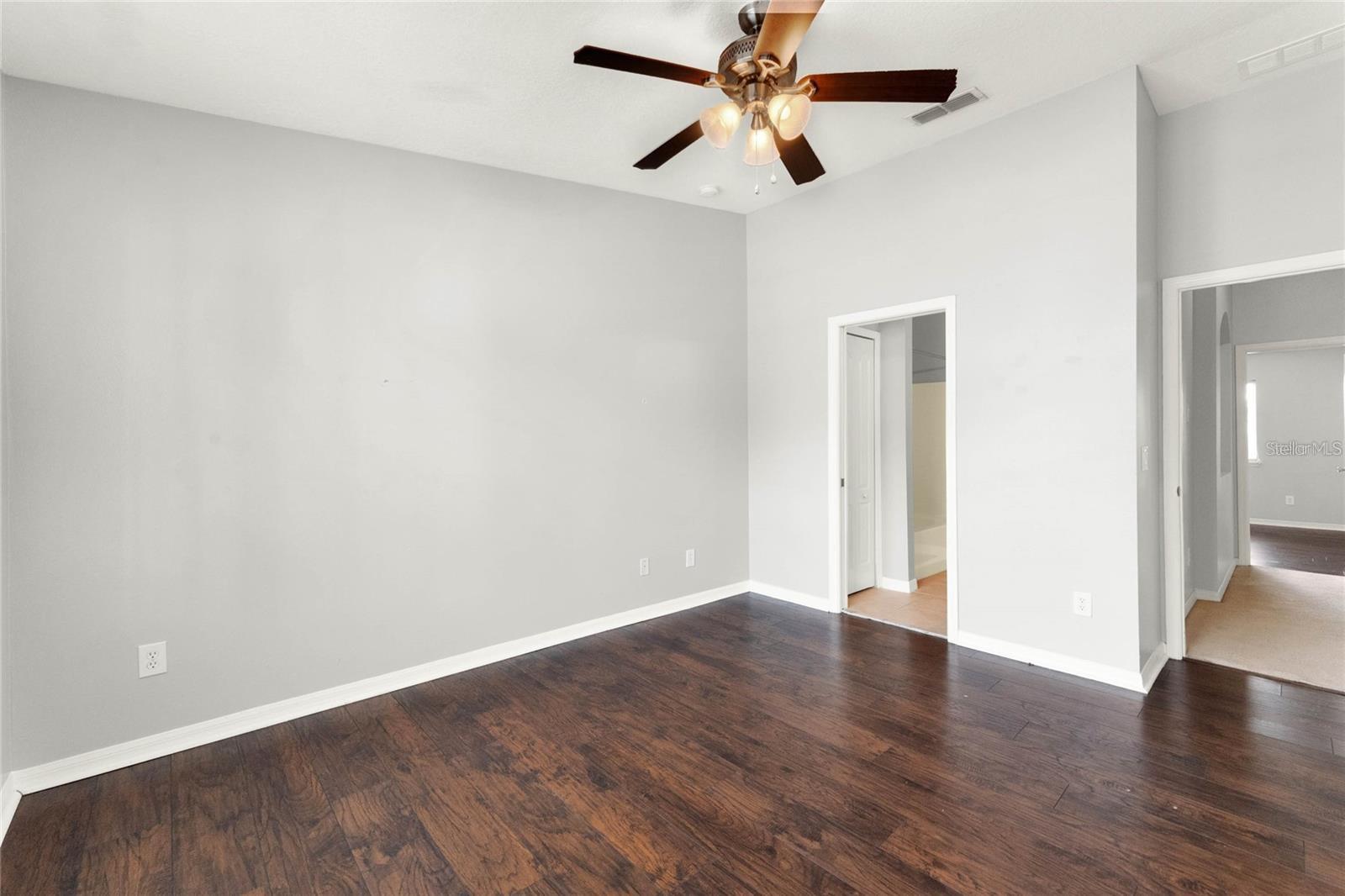 Image 16 of 26 For 437 Wilton Circle