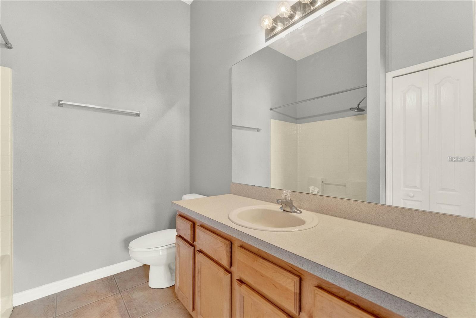 Image 19 of 26 For 437 Wilton Circle