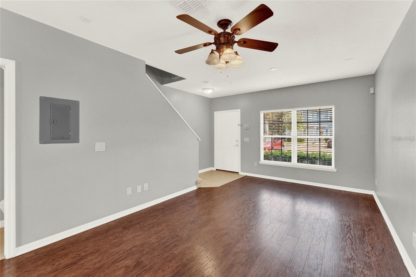 Image 6 of 26 For 437 Wilton Circle