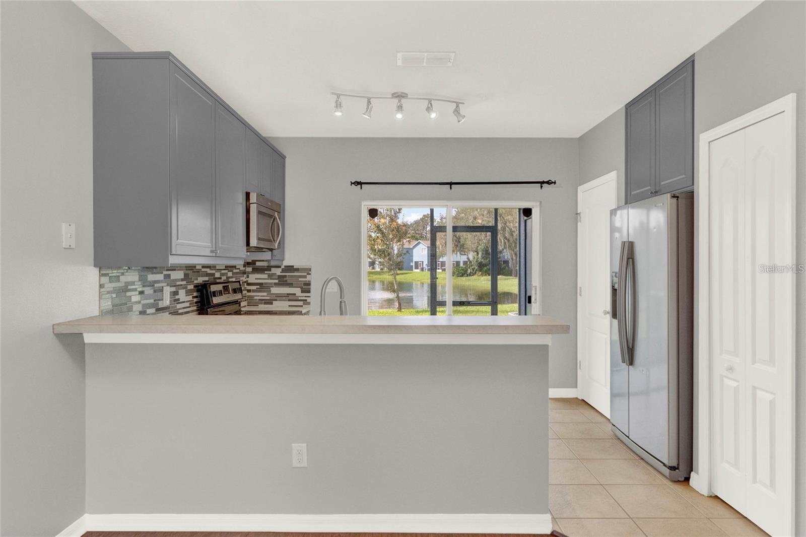 Image 7 of 26 For 437 Wilton Circle