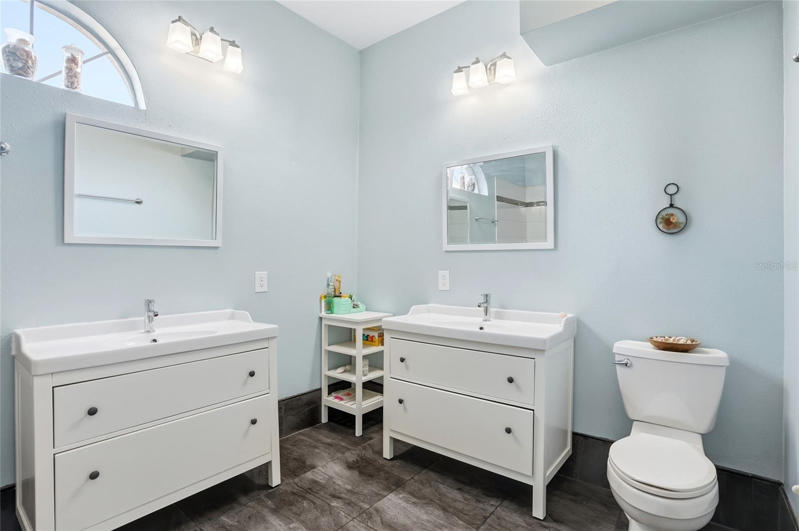 Image 16 of 40 For 5980 Ed Harris Court