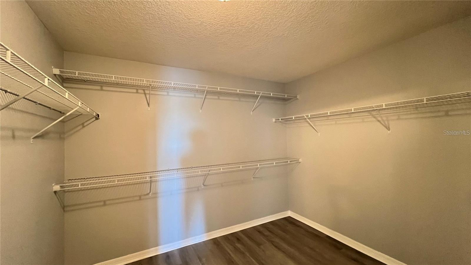 Image 28 of 41 For 3737 Maidencain Street