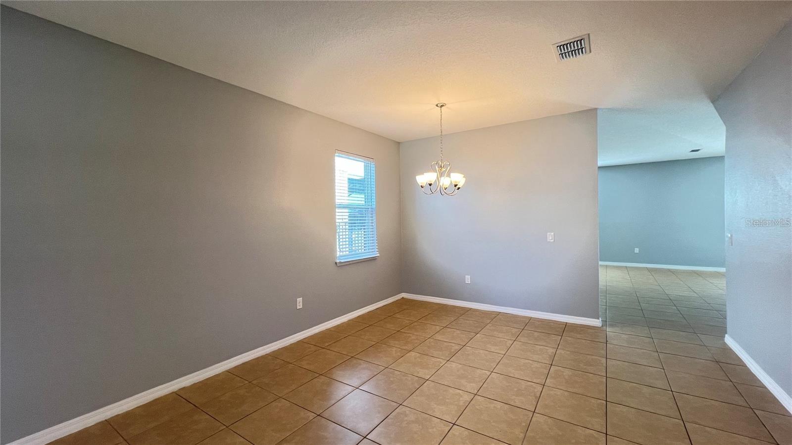 Image 8 of 41 For 3737 Maidencain Street