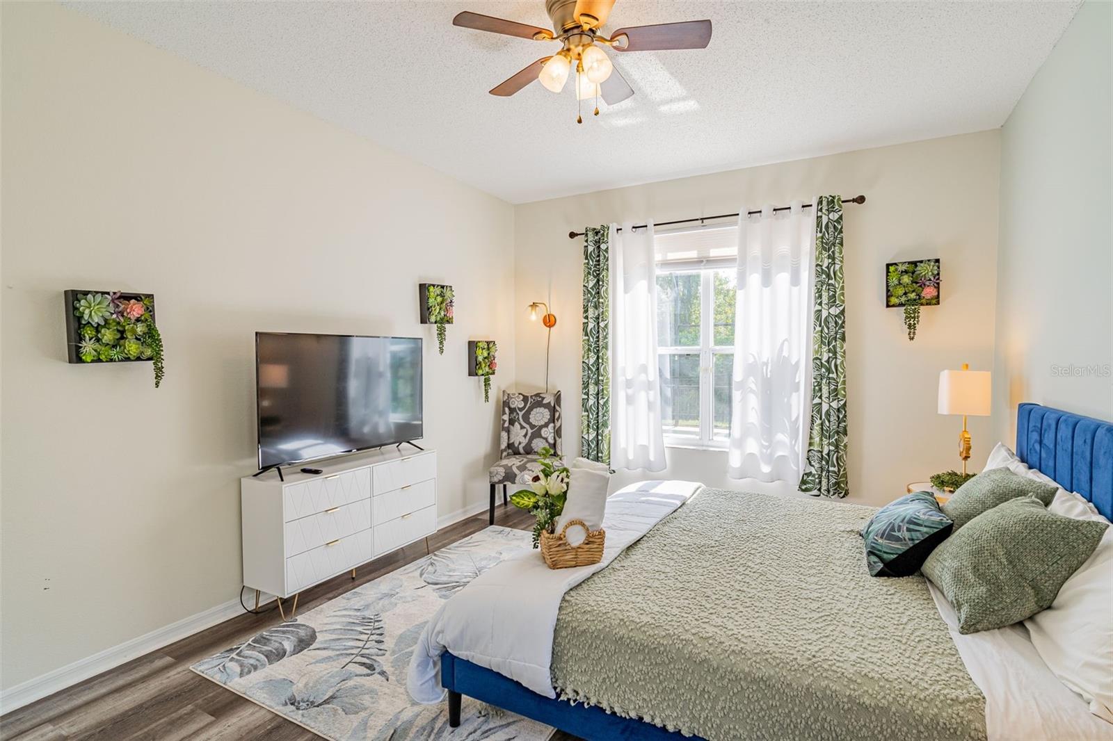 Image 15 of 61 For 8491 Oasis Key Cove