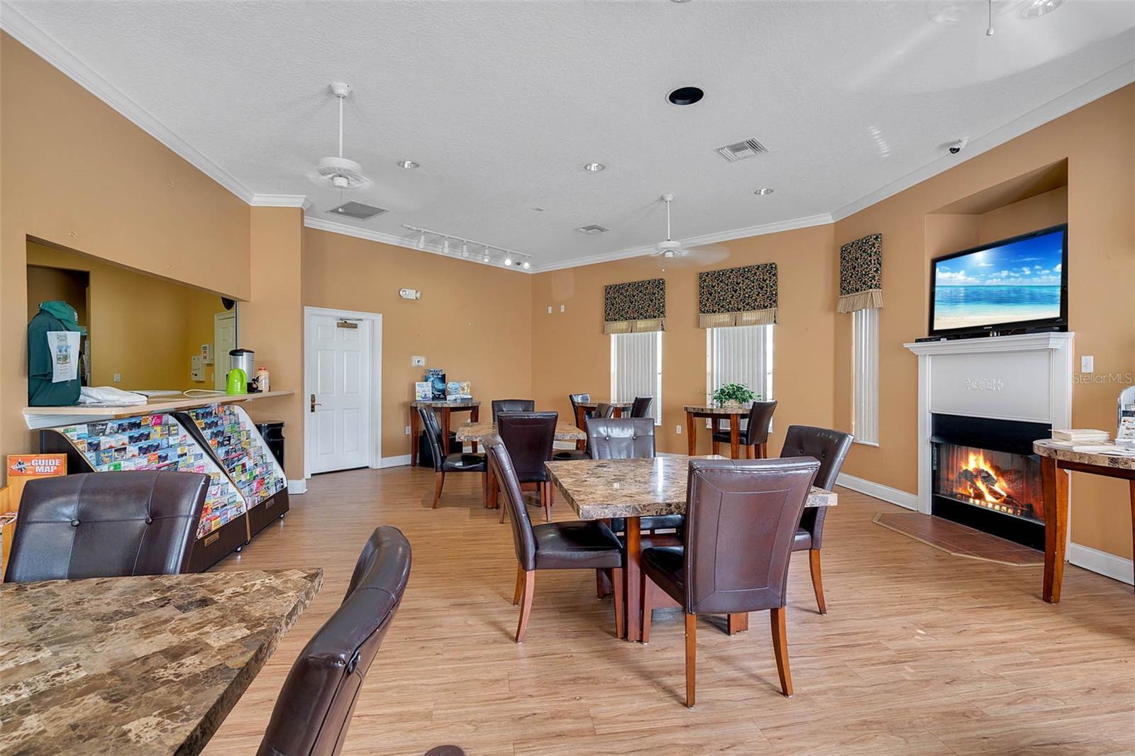 Image 32 of 61 For 8491 Oasis Key Cove