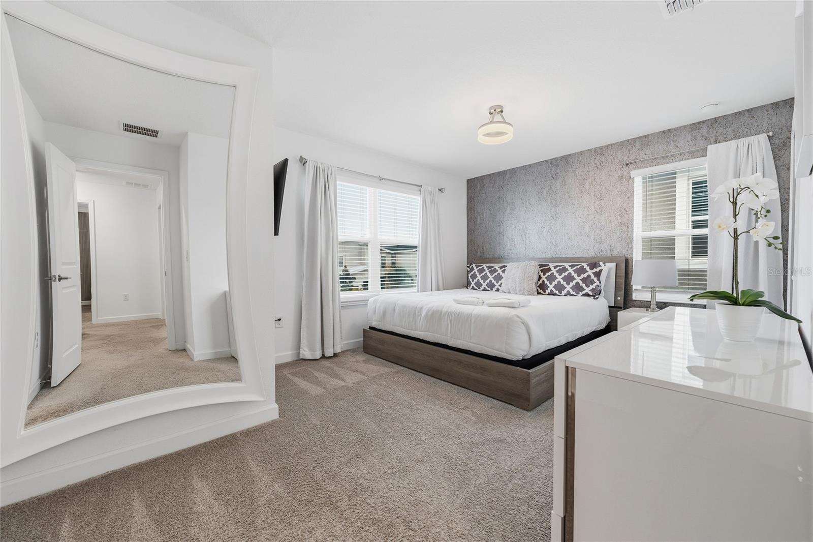 Image 13 of 48 For 976 Leader Street