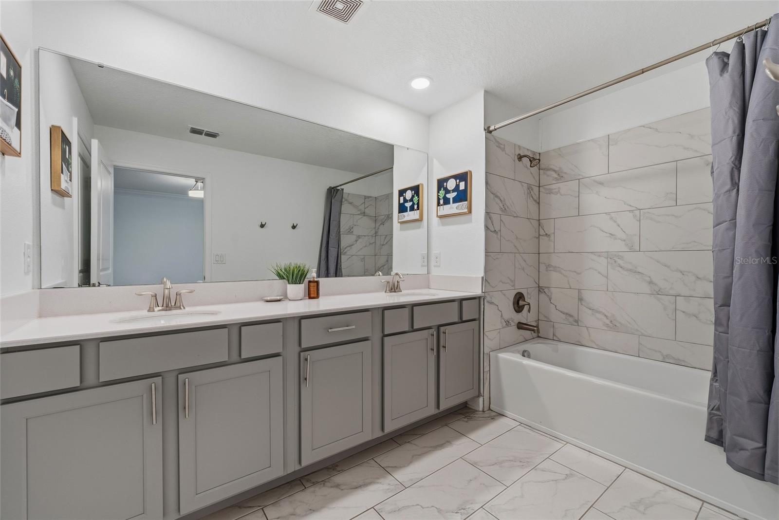 Image 15 of 48 For 976 Leader Street