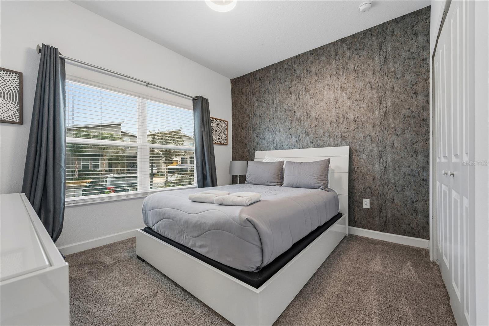 Image 16 of 48 For 976 Leader Street