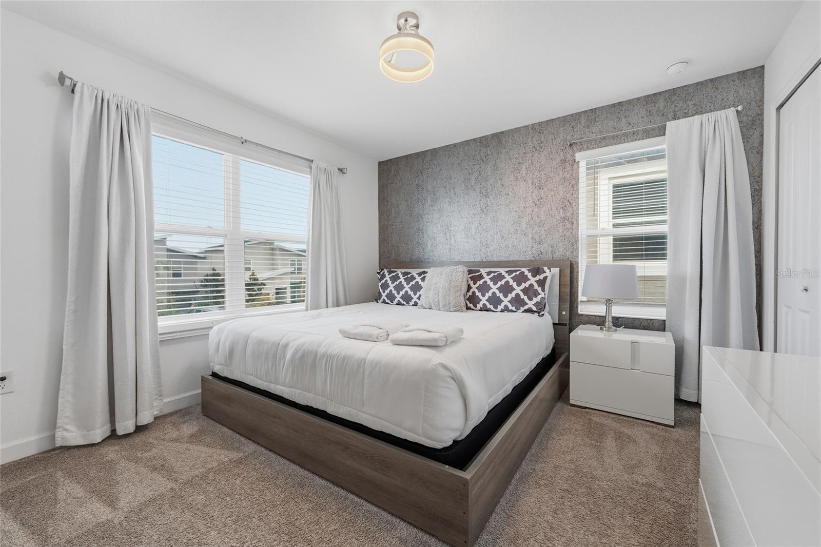 Image 17 of 48 For 976 Leader Street