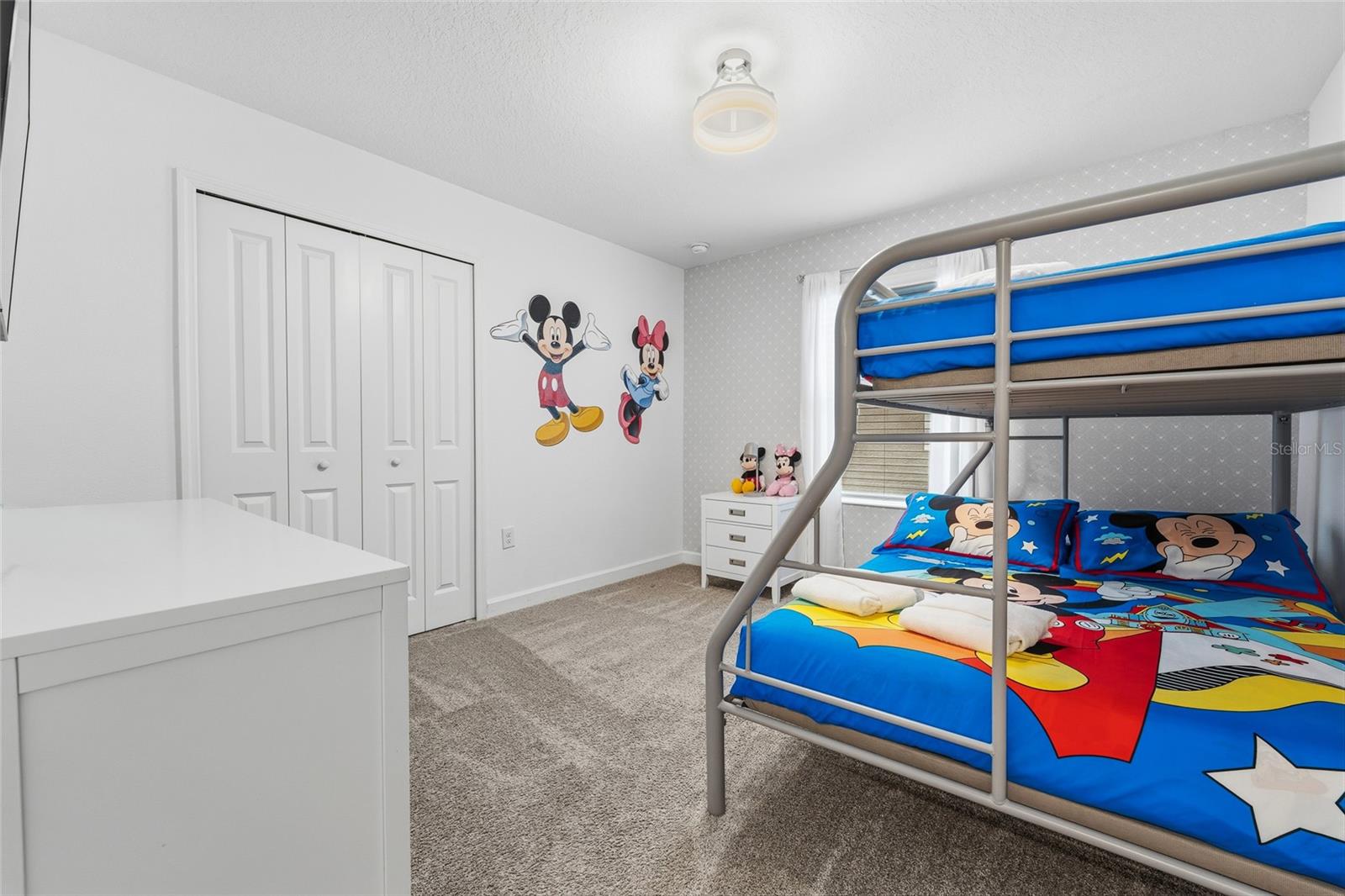 Image 18 of 48 For 976 Leader Street