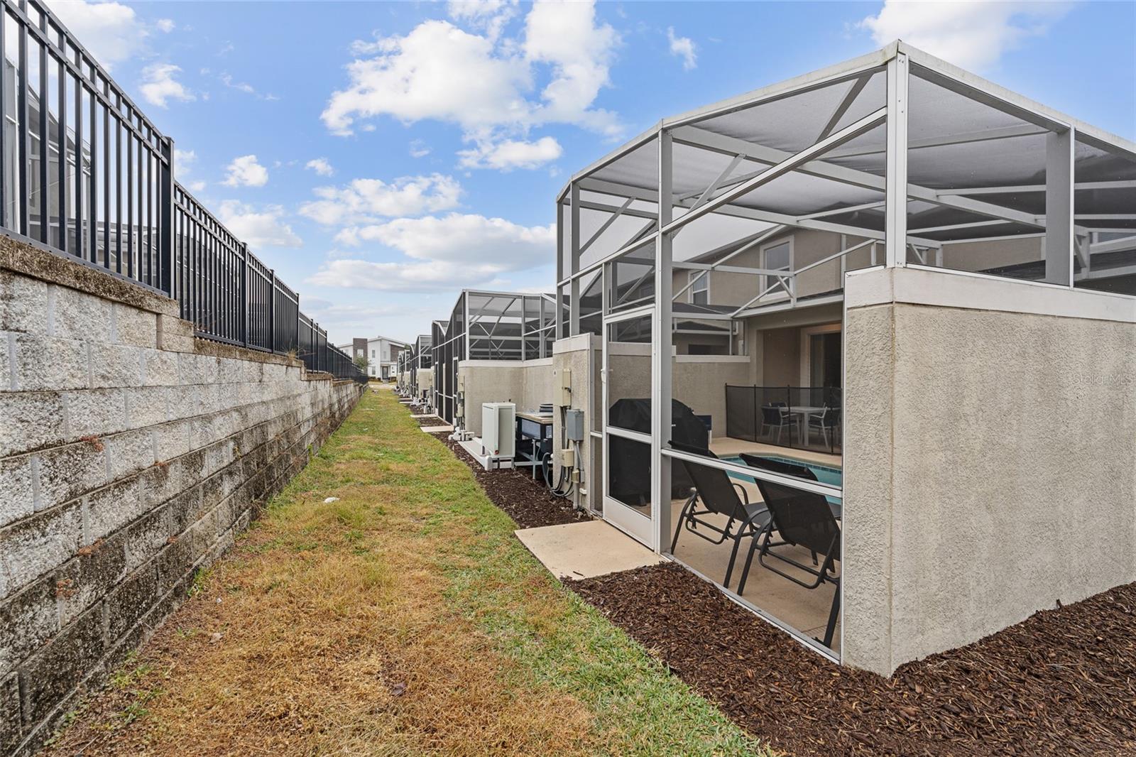 Image 39 of 48 For 976 Leader Street