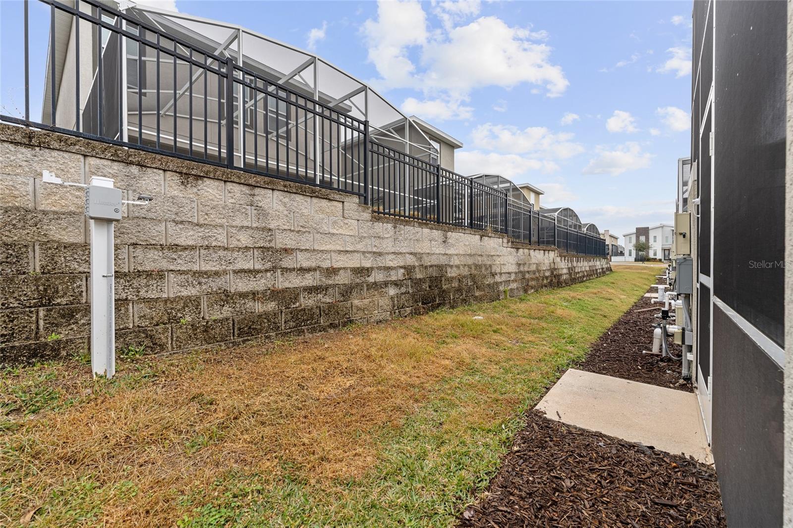 Image 40 of 48 For 976 Leader Street