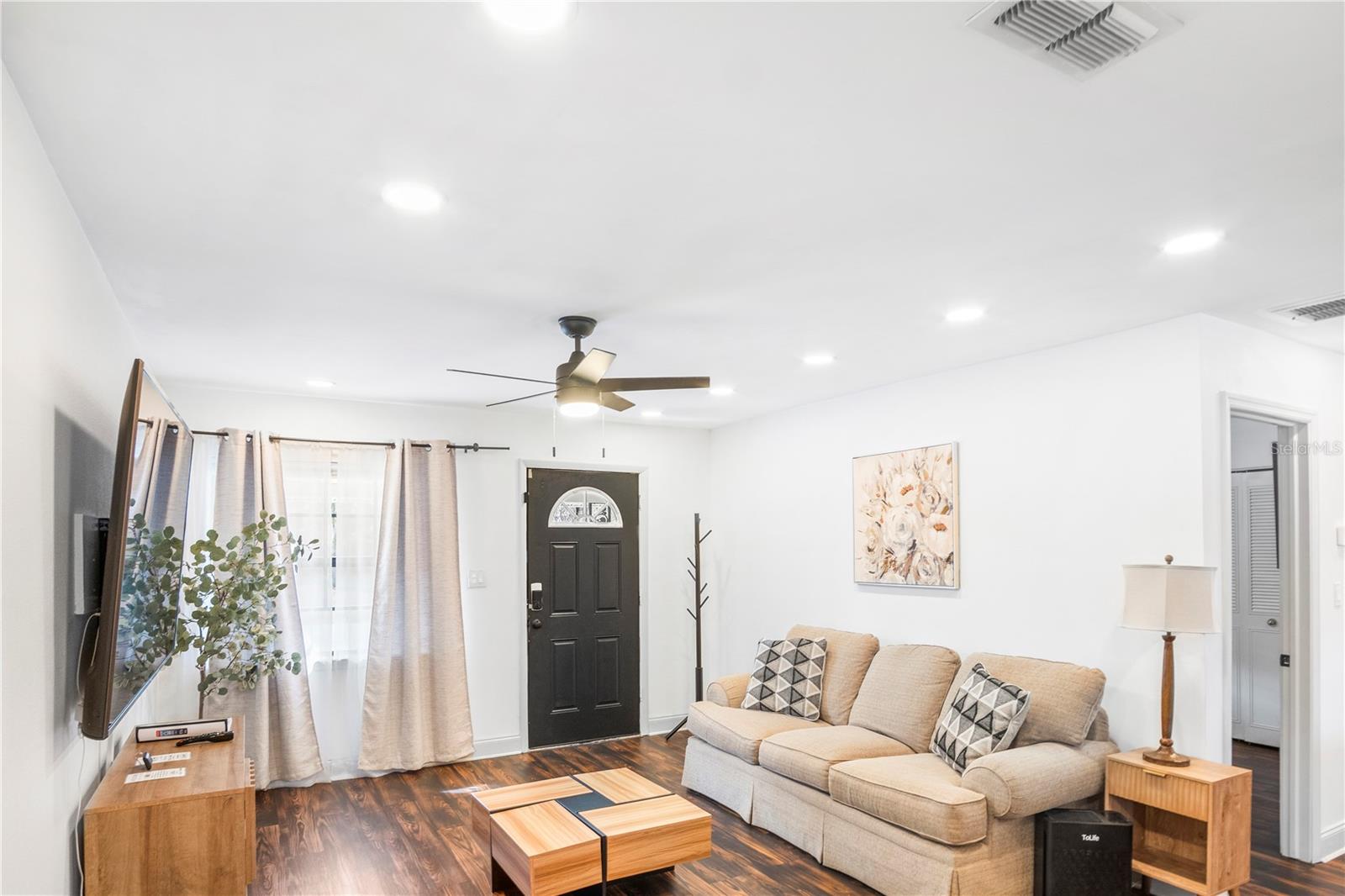 Image 4 of 28 For 2077 Floradell Place