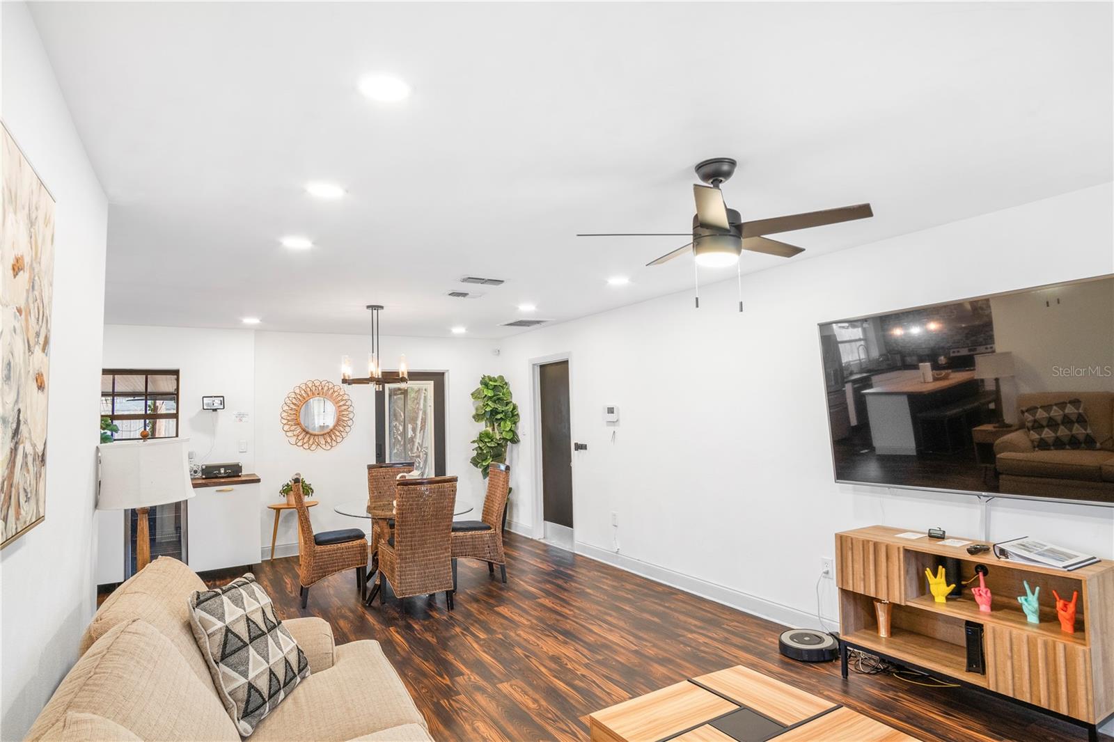 Image 6 of 28 For 2077 Floradell Place