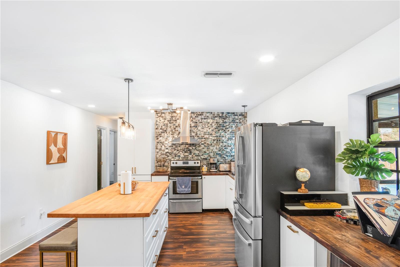 Image 8 of 28 For 2077 Floradell Place