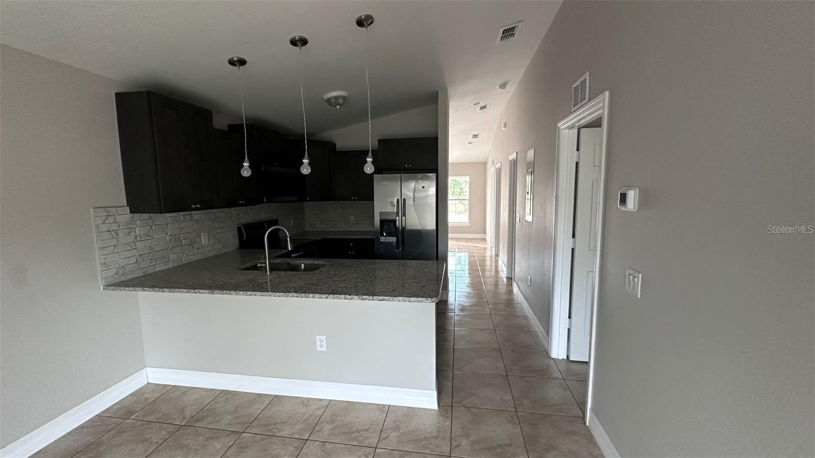 Image 3 of 9 For 164 Julie Lane B