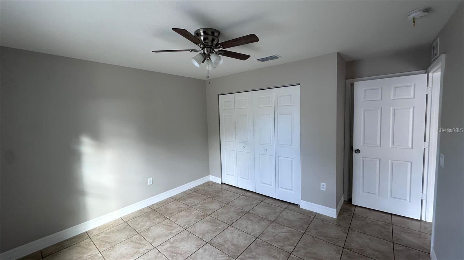 Image 6 of 9 For 164 Julie Lane B