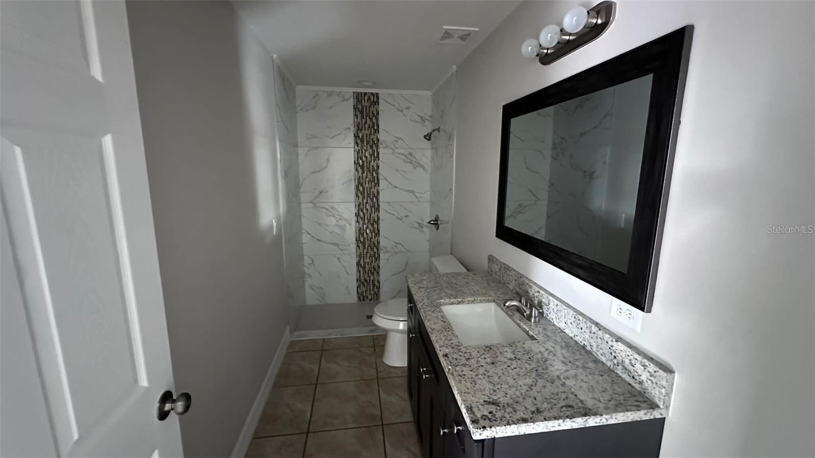 Image 9 of 9 For 164 Julie Lane B