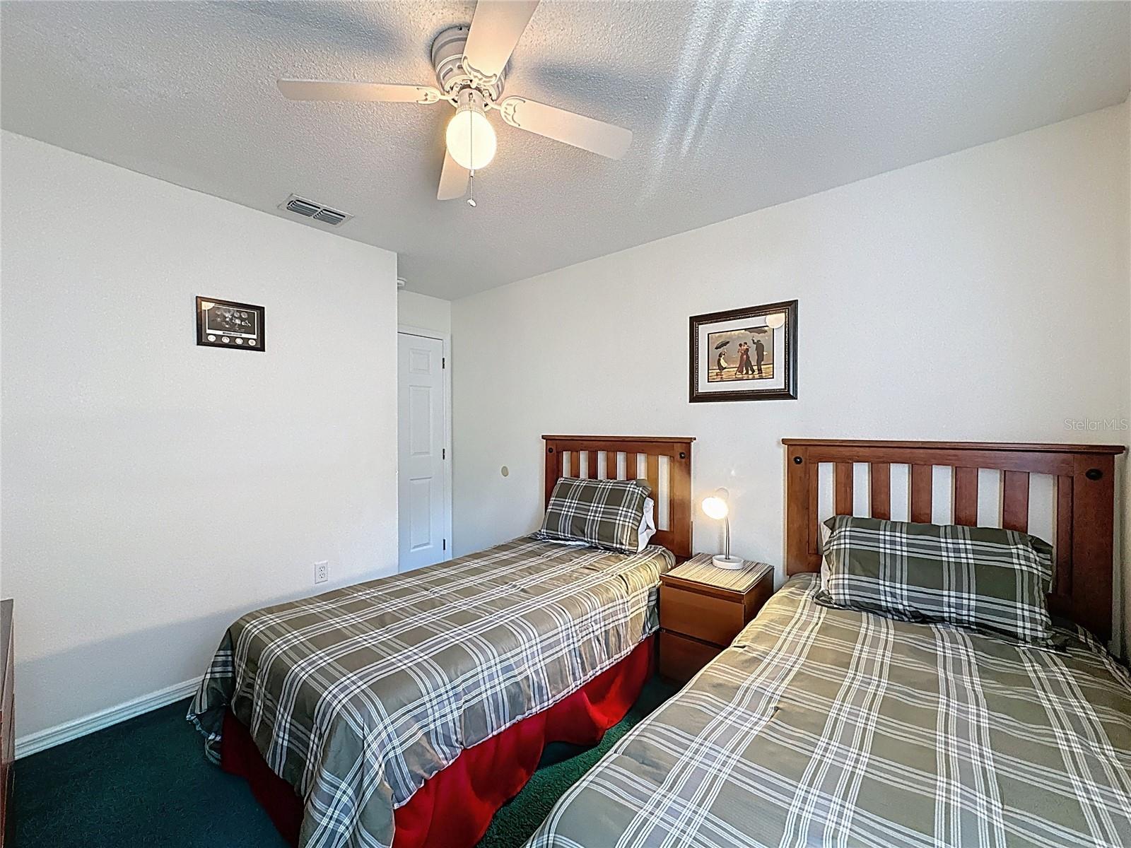 Image 32 of 79 For 1413 Park Place