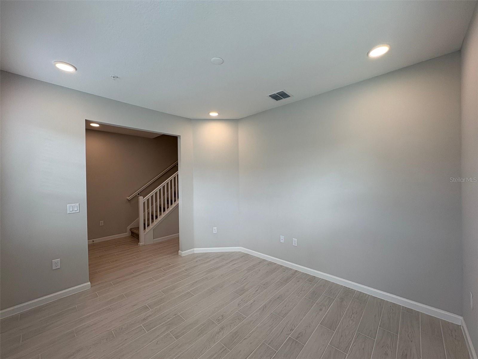 Image 6 of 30 For 627 Pothos Street