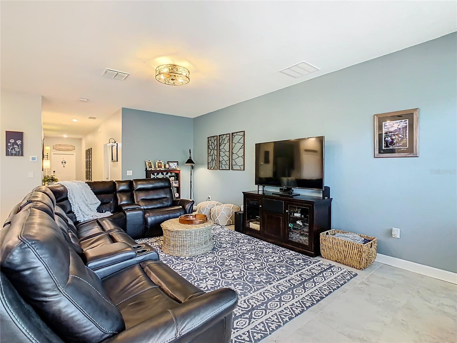 Image 9 of 62 For 1055 Oak Bluff Drive