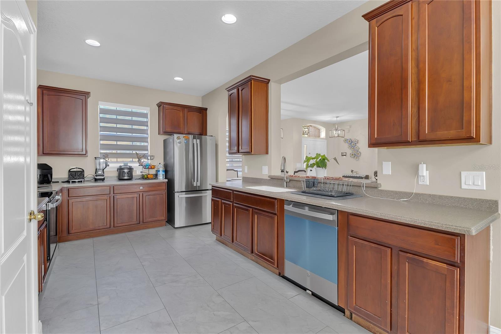 Image 5 of 40 For 2144 Continental Street